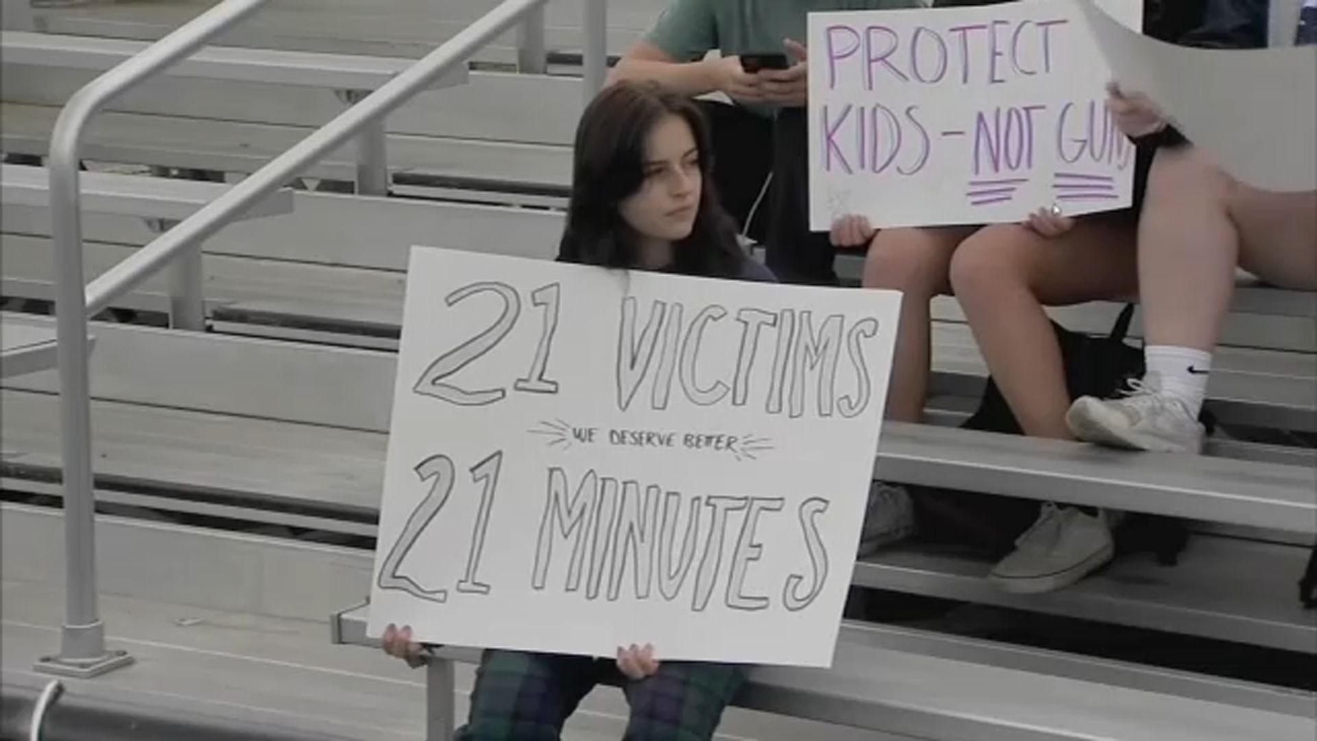 NJ students stage walkout to honor victims killed in Texas shooting