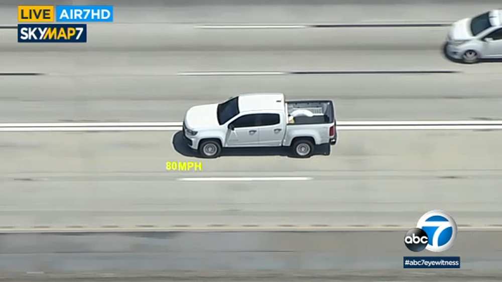 Carjacking suspect leads LASD deputies on chase
