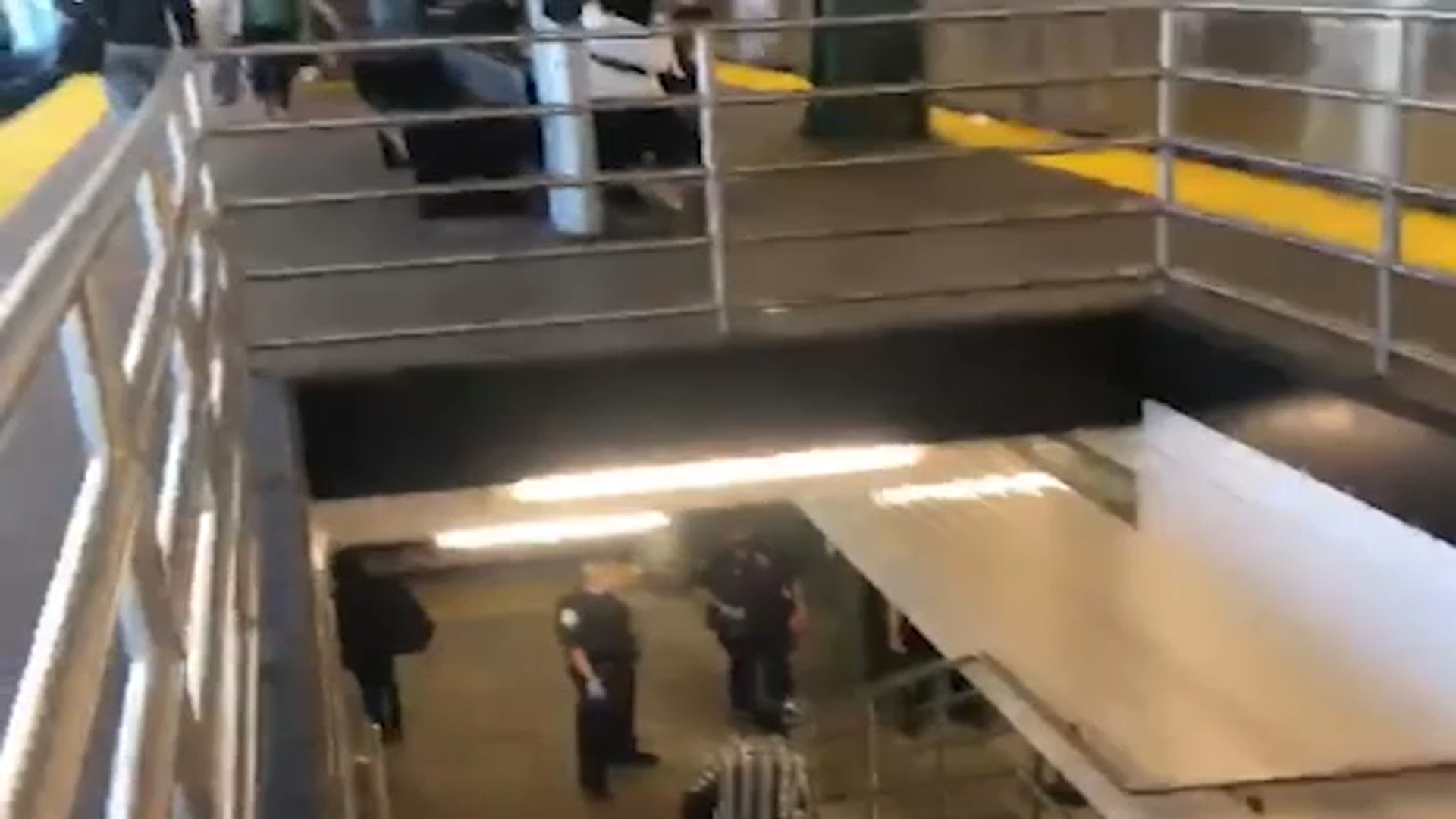 Search for subway slasher who cut antiother rider on the face