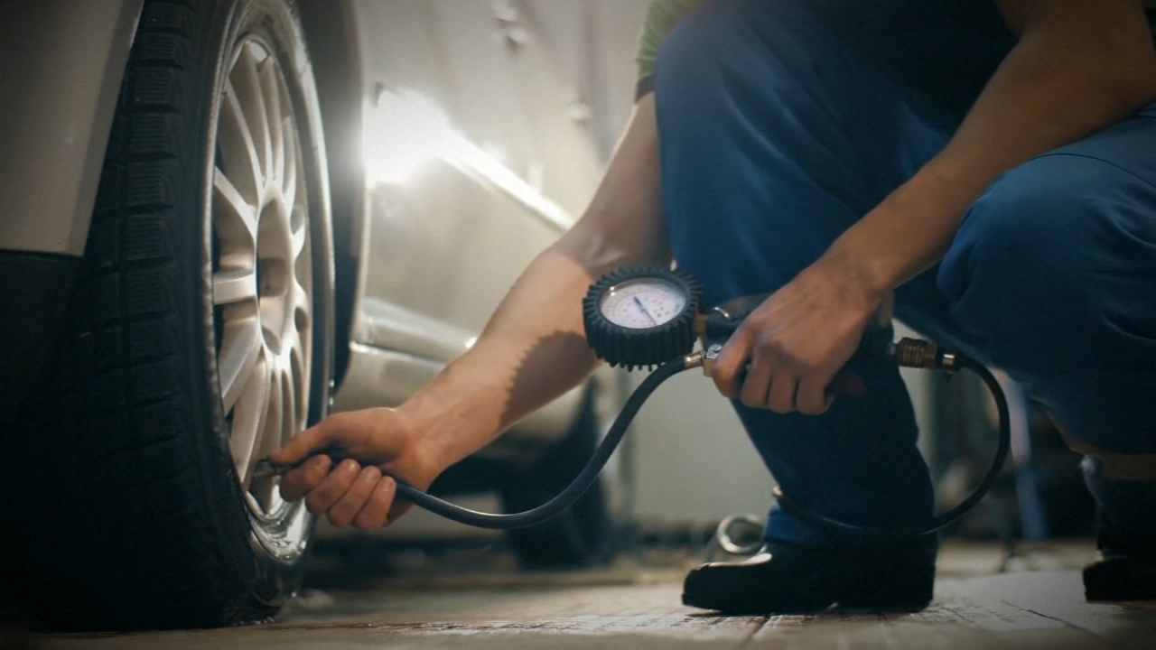 How to save money as Illinois gas prices rise