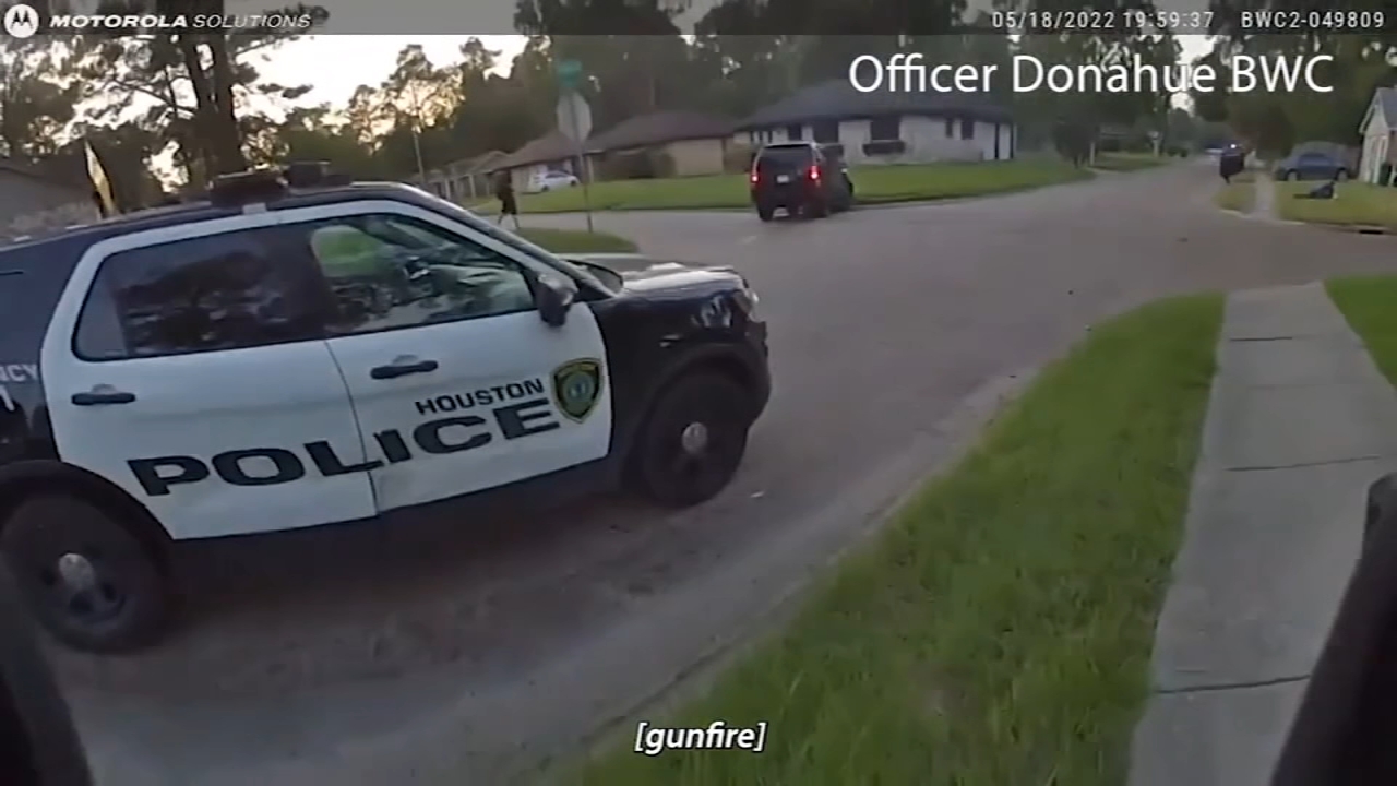 Body camera video: Police shoot and kill man after chase in NE Houston