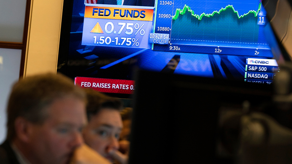 Economists eye signs of recession in near future