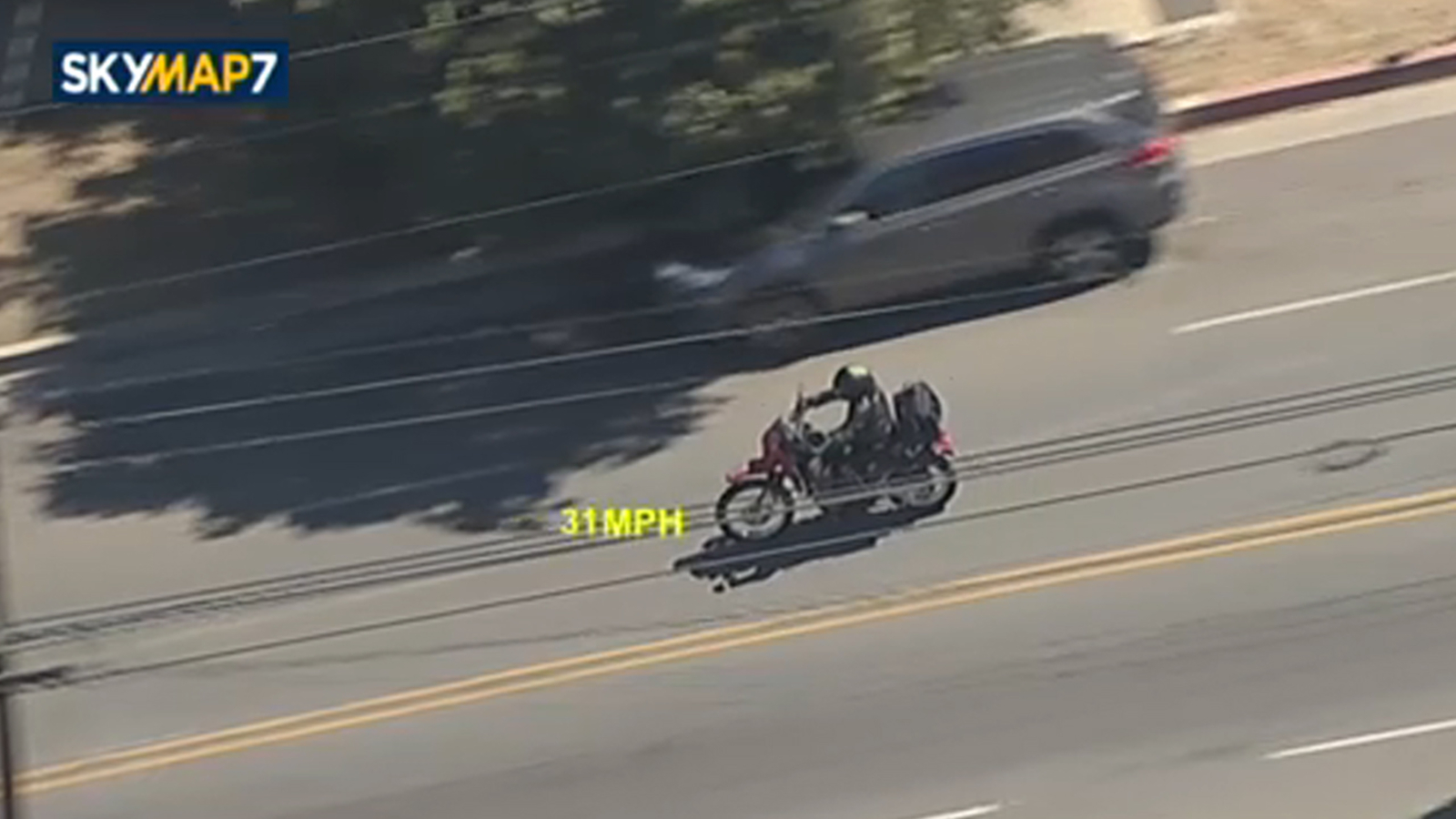 Motorcyclist lead CHP, LAPD officers on chase through downtown Los ...
