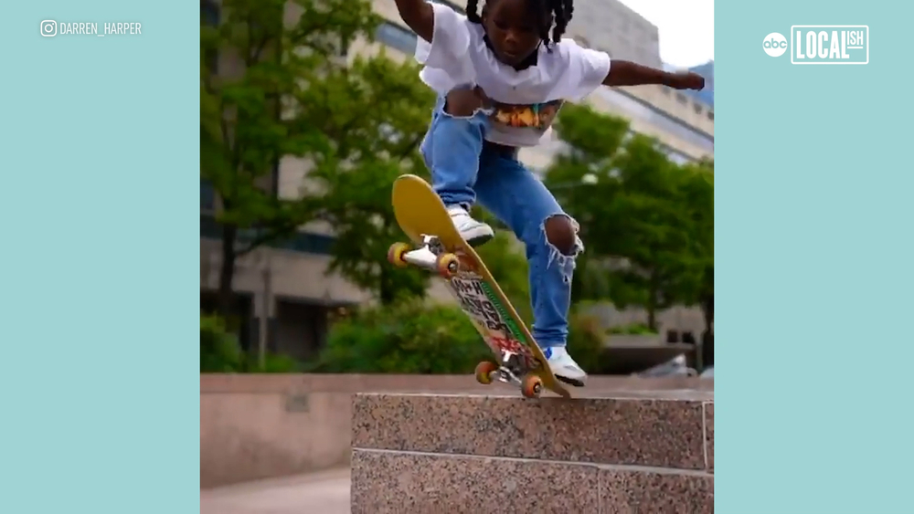 Skateboarding dad goes viral with daughters