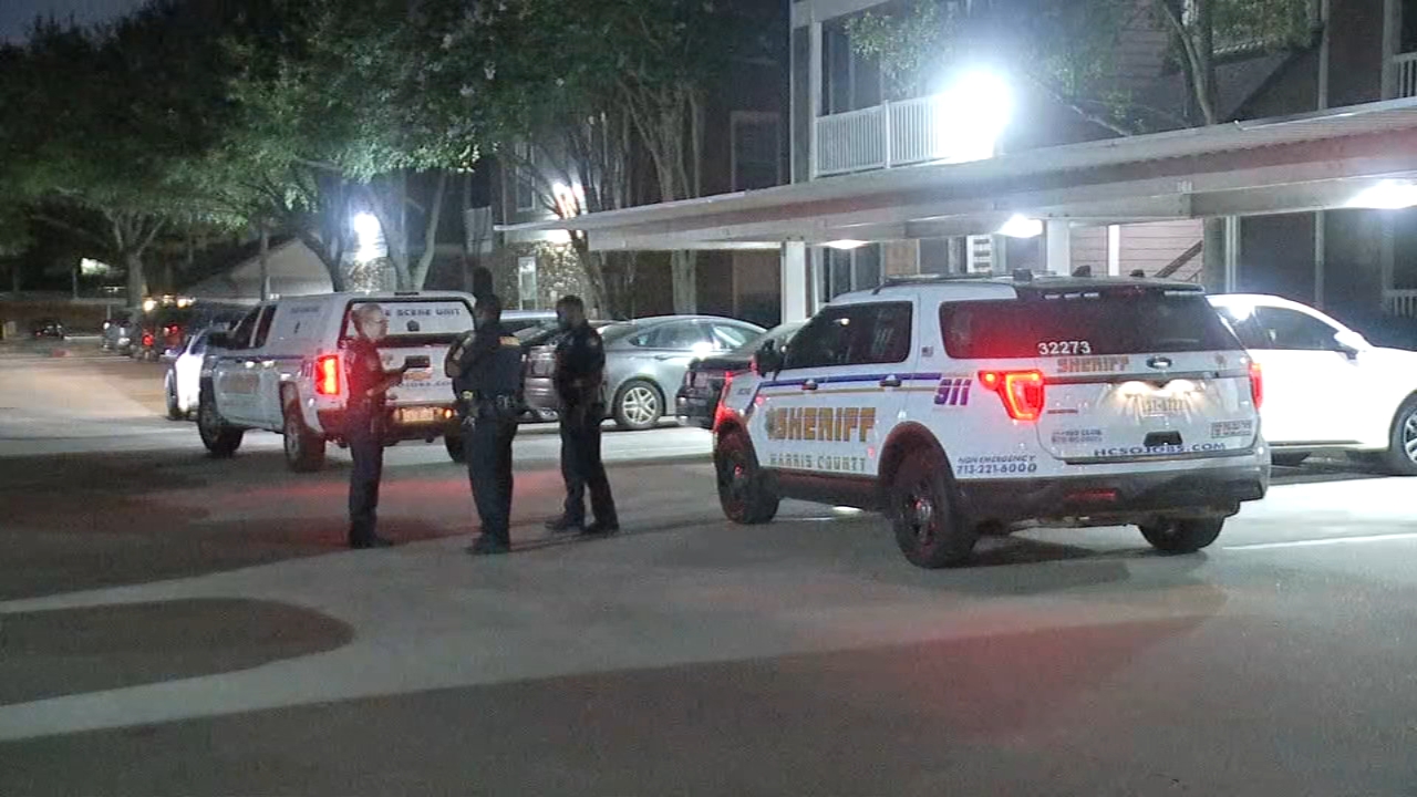 11-month-old girl found dead in bathtub in NW Harris Co.
