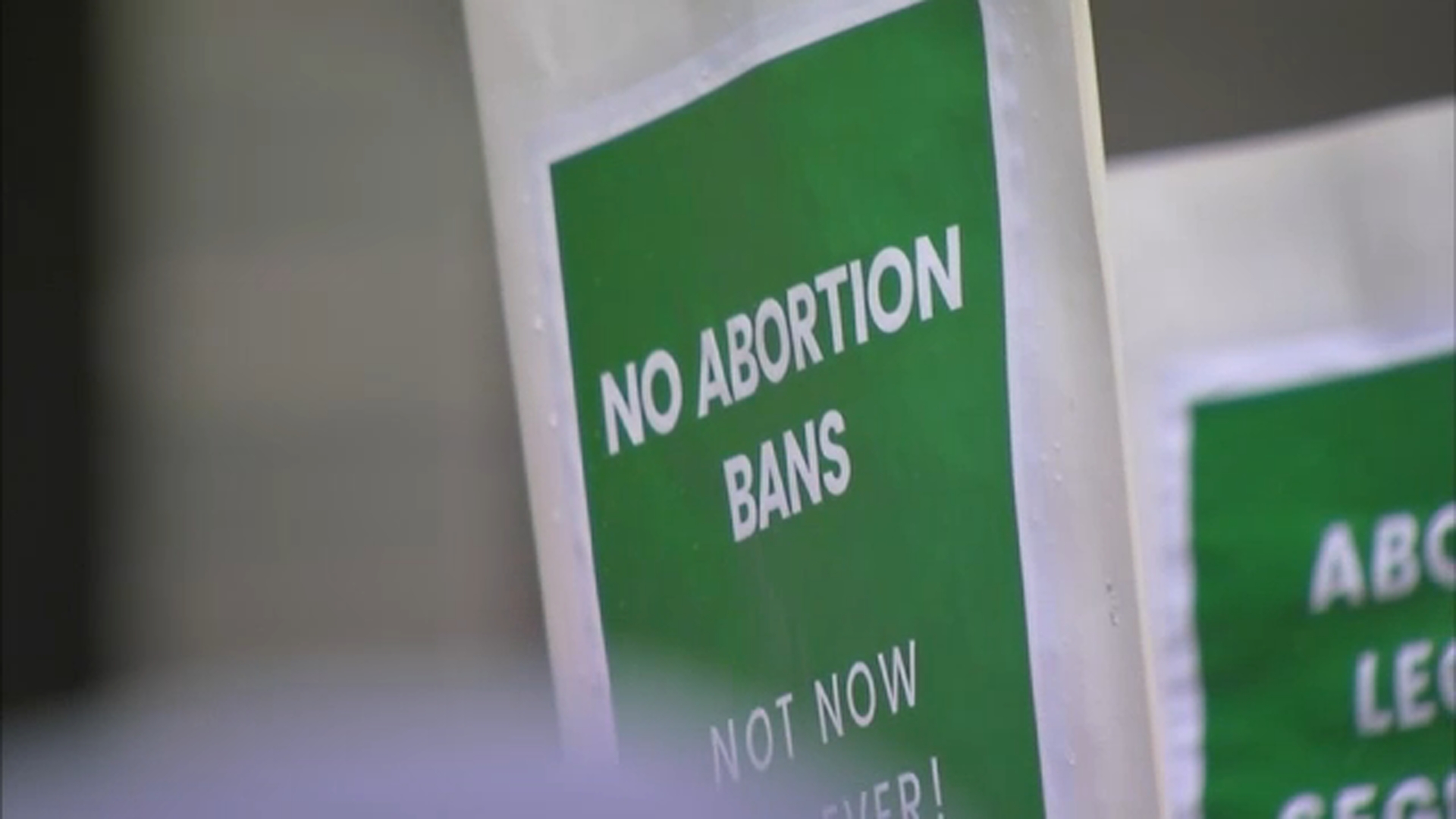 Chicago abortion rights supporters gather for 2nd day following ruling overturning Roe v Wade