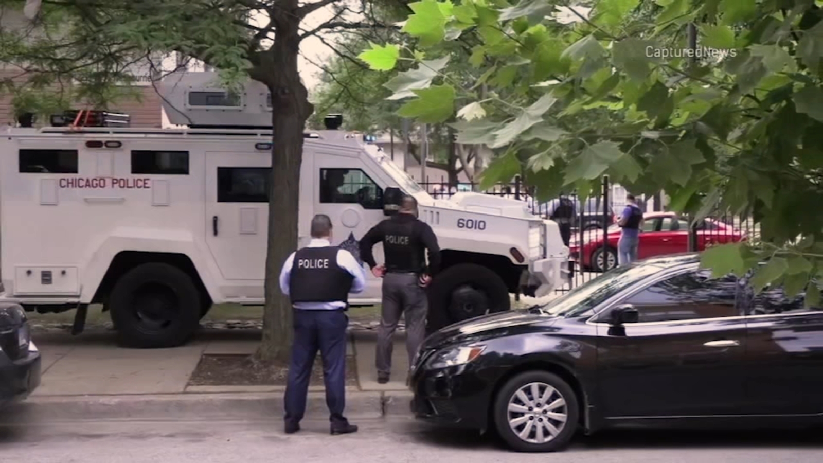 Chicago shooting: CPD officer shot, seriously injured on Near West Side ...