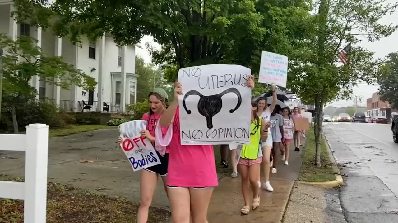 Abortion rights Advocates hold demonstration in Clayton 