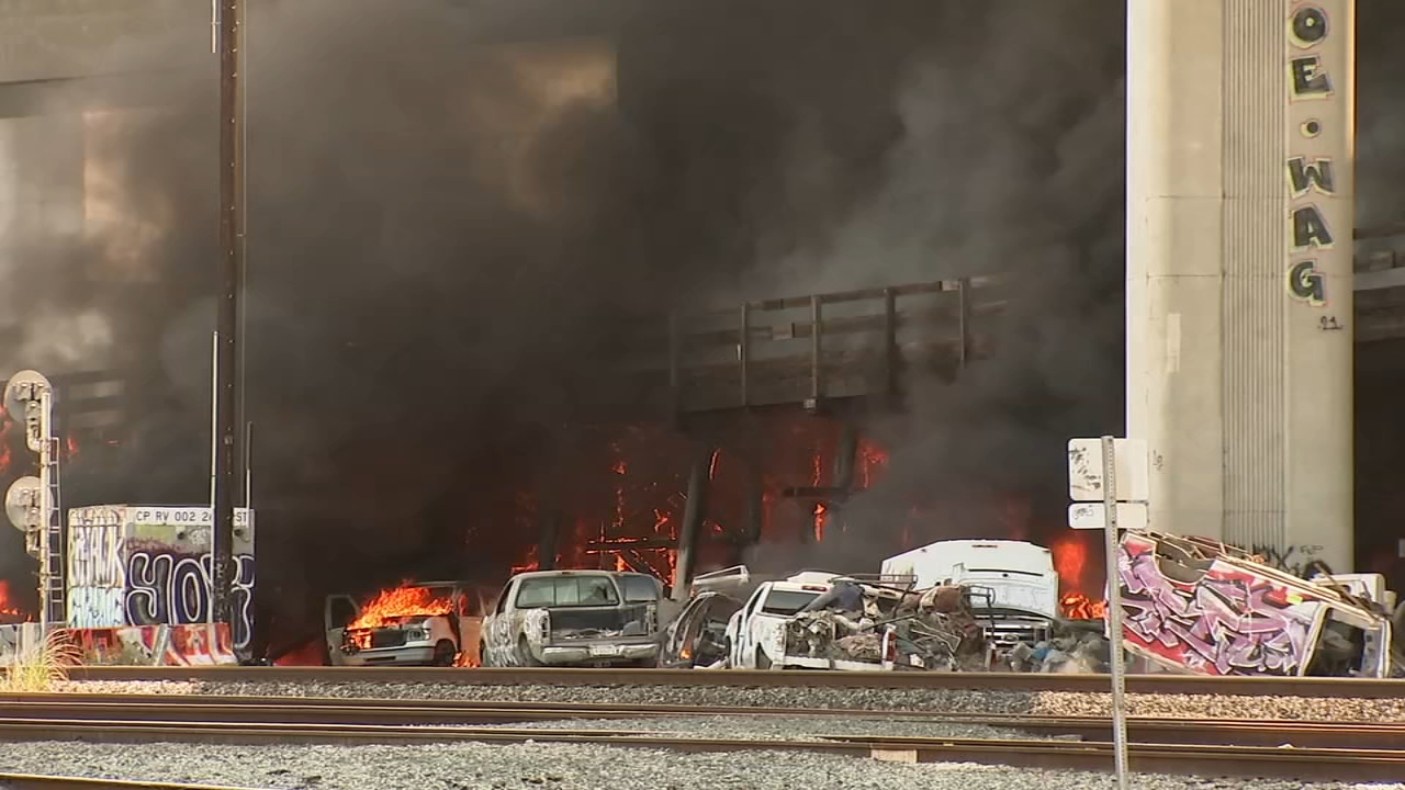 Fire that shut down I-880 in Oakland fully contained, officials say