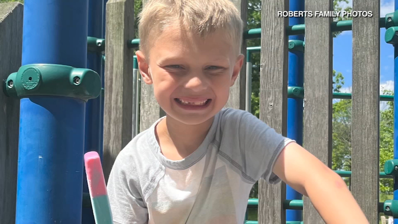 Boy paralyzed in parade shooting back in critical condition: family