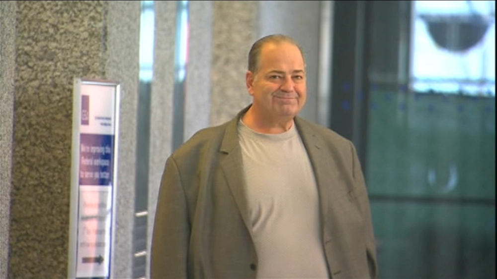 Chicago mob boss to remain in prison