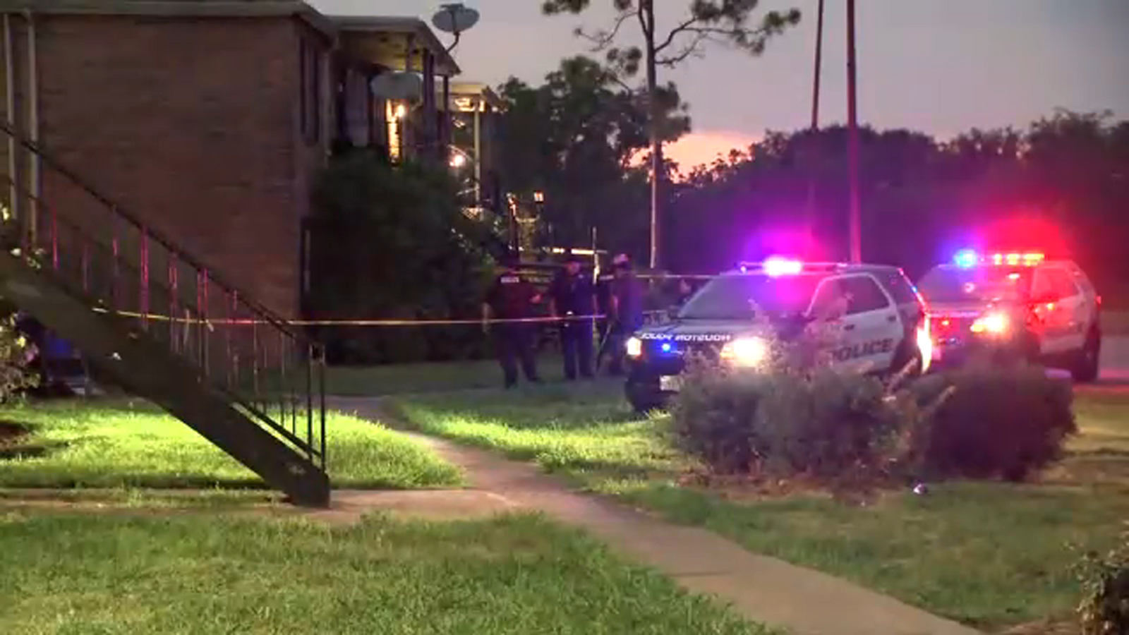 1 dead, 1 injured in shooting at Crossing Apartments on