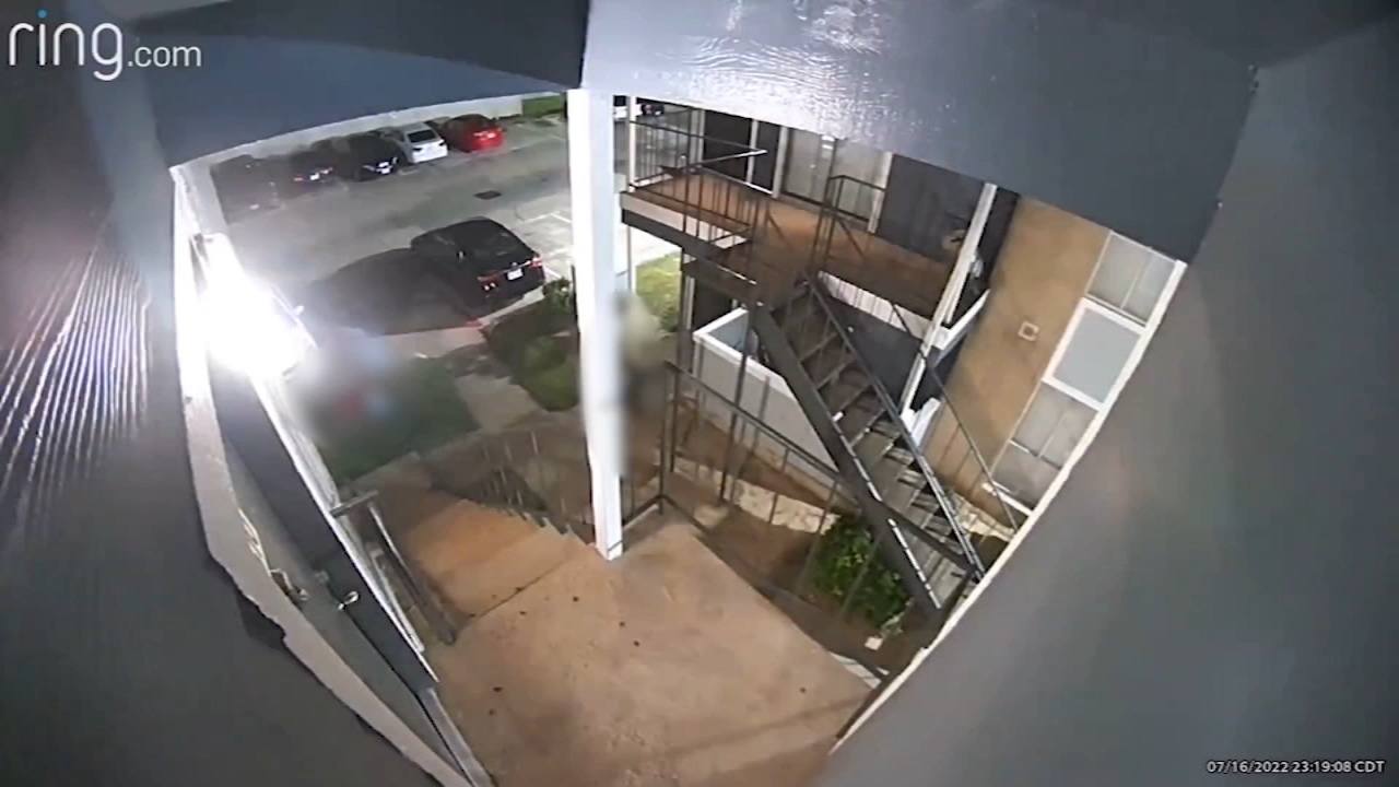 3 teens among 4 killed in shooting at an apartment