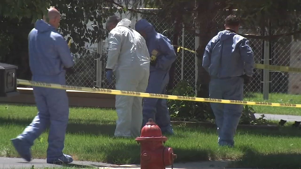 Search underway for gunman after 2 shot in Huntley: police