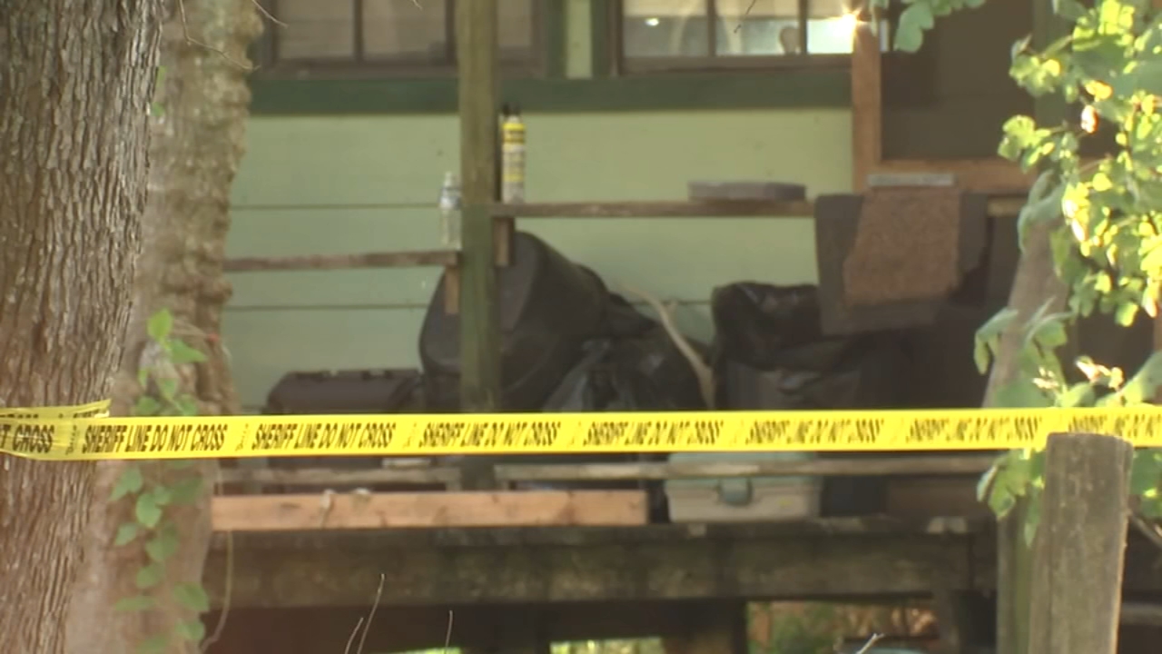 10-year-old shot in head is alive after playing with gun