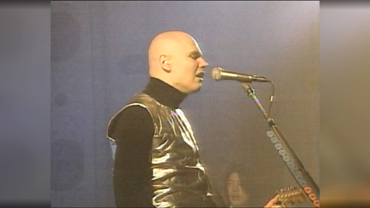 Billy Corgan holding benefit concert for Highland Park victims