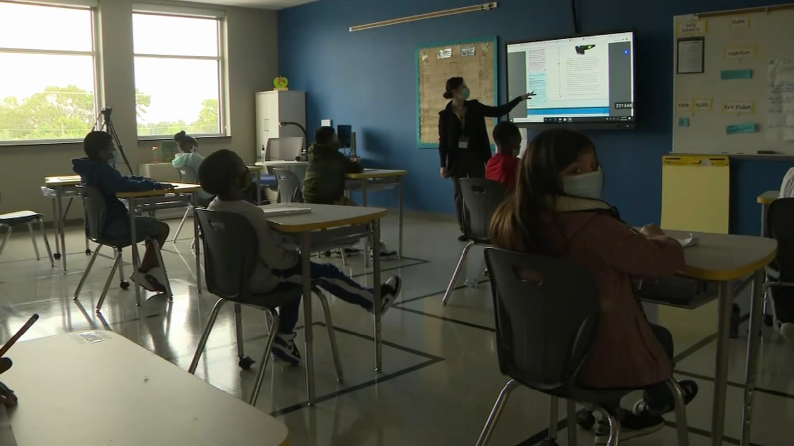 Texas teacher shortage: Low wages, burnout, bad benefits, culture and political clashes, COVID deepen educator hiring issues