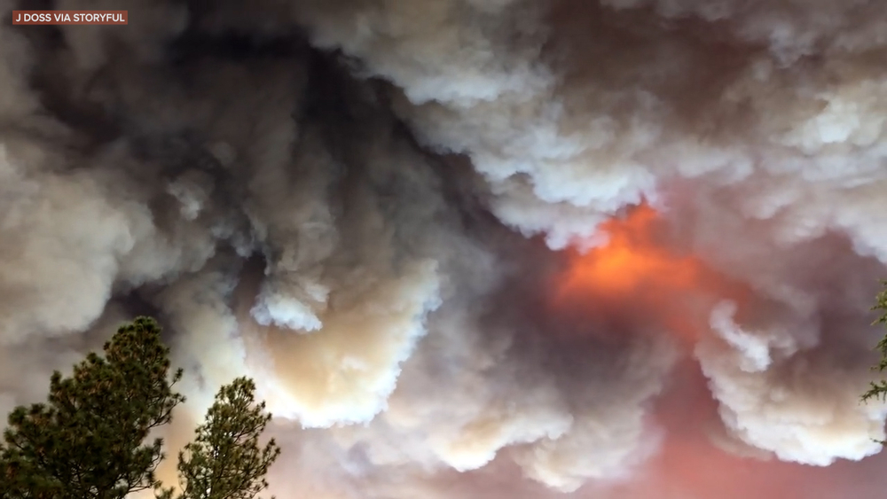 Video captures 'apocalyptic scene' as Oak Fire smoke blankets skies