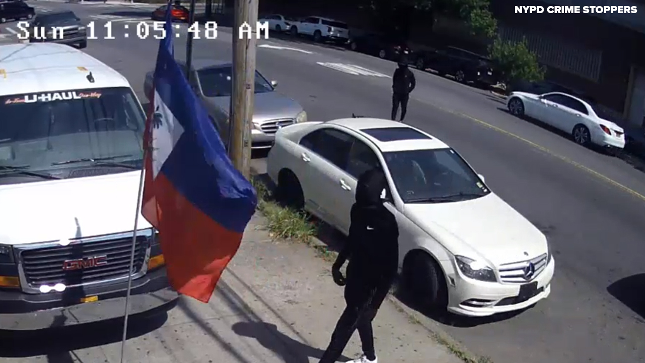 Video shows men wanted after Brooklyn bishop robbed at gunpoint