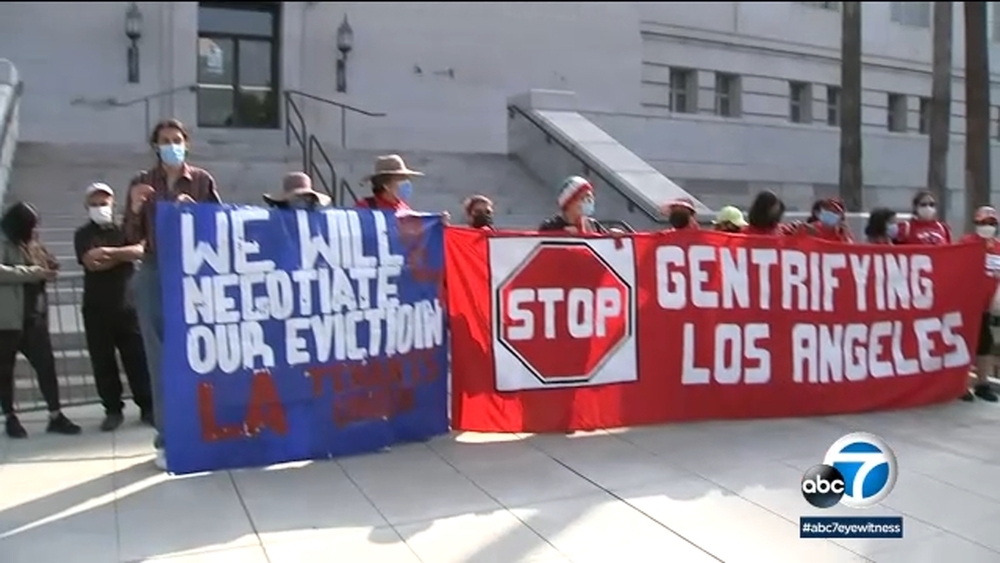 Los Angeles extends ban on evictions, despite pleas from landlords