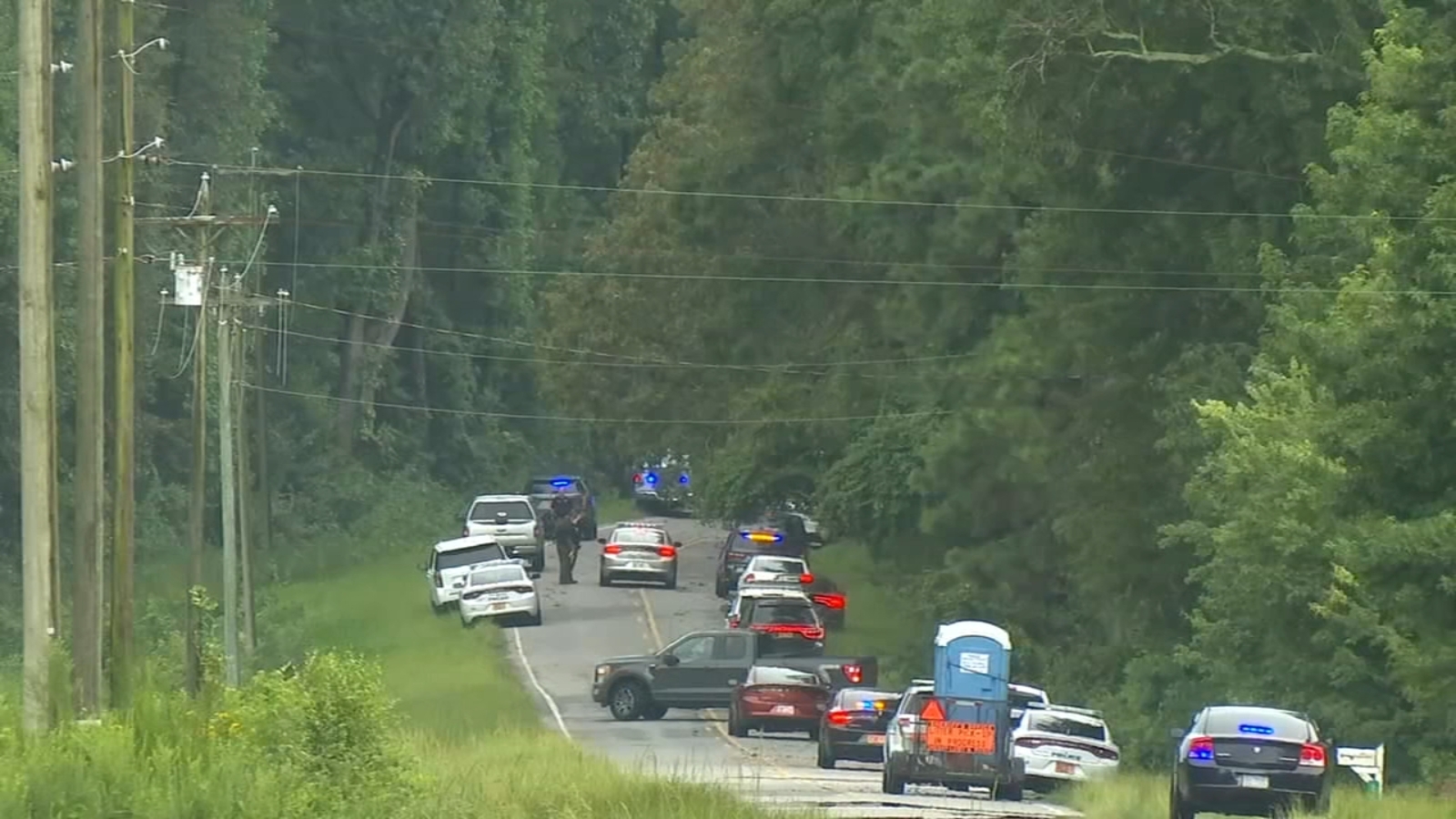 Wayne County 3 deputies shot while serving papers, standoff with