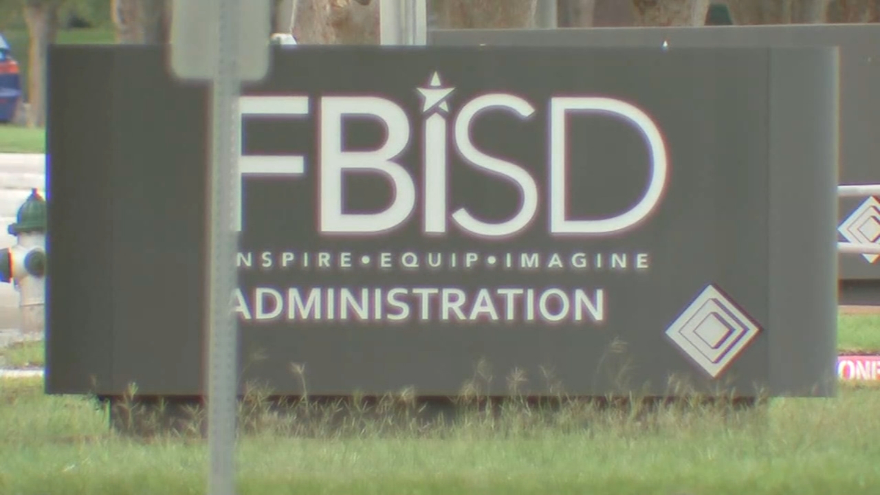 Fort Bend Co. asking unoccupied officers to stop by schools randomly