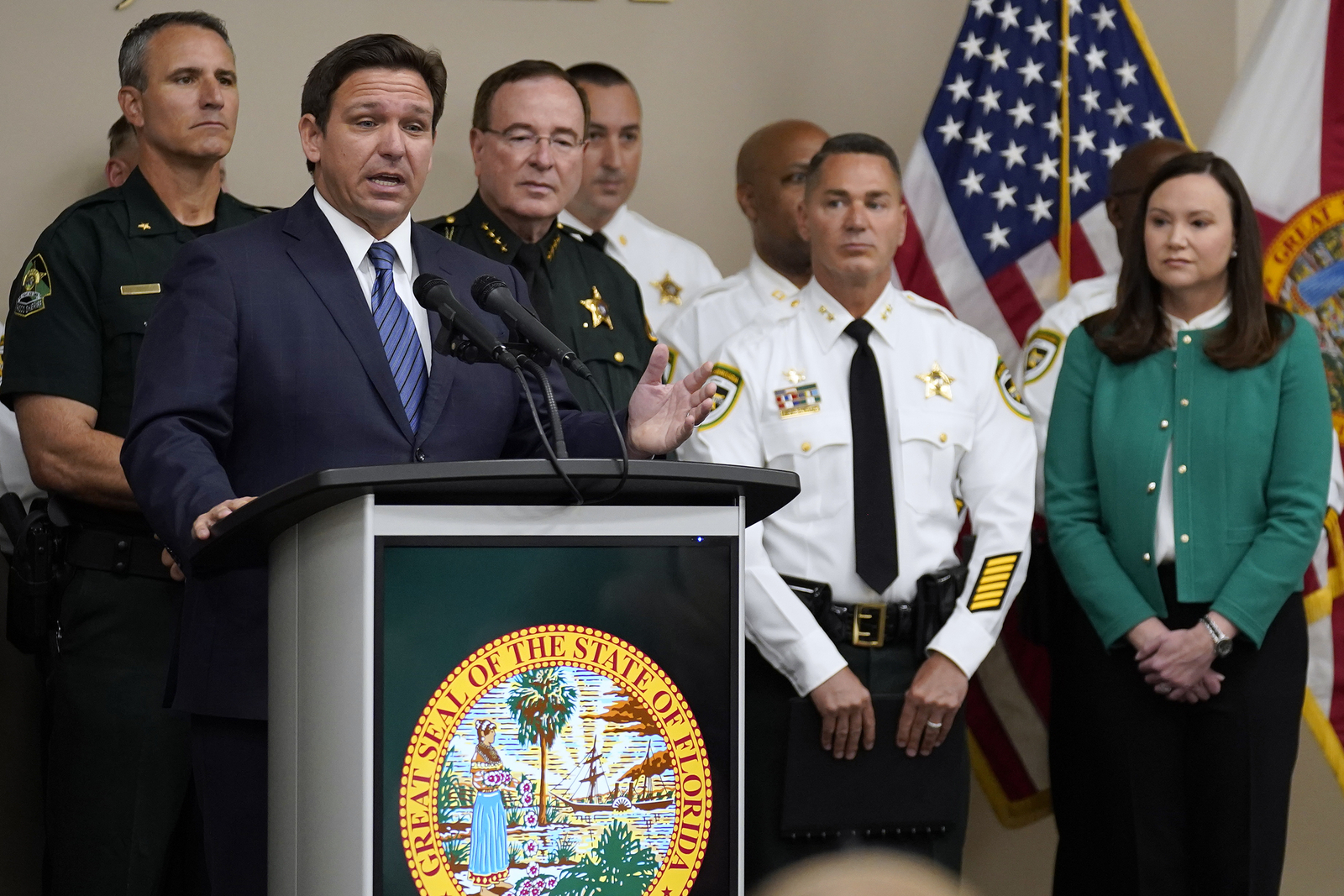 Florida Gov. Ron DeSantis suspends state's attorney Andrew Warren over ...