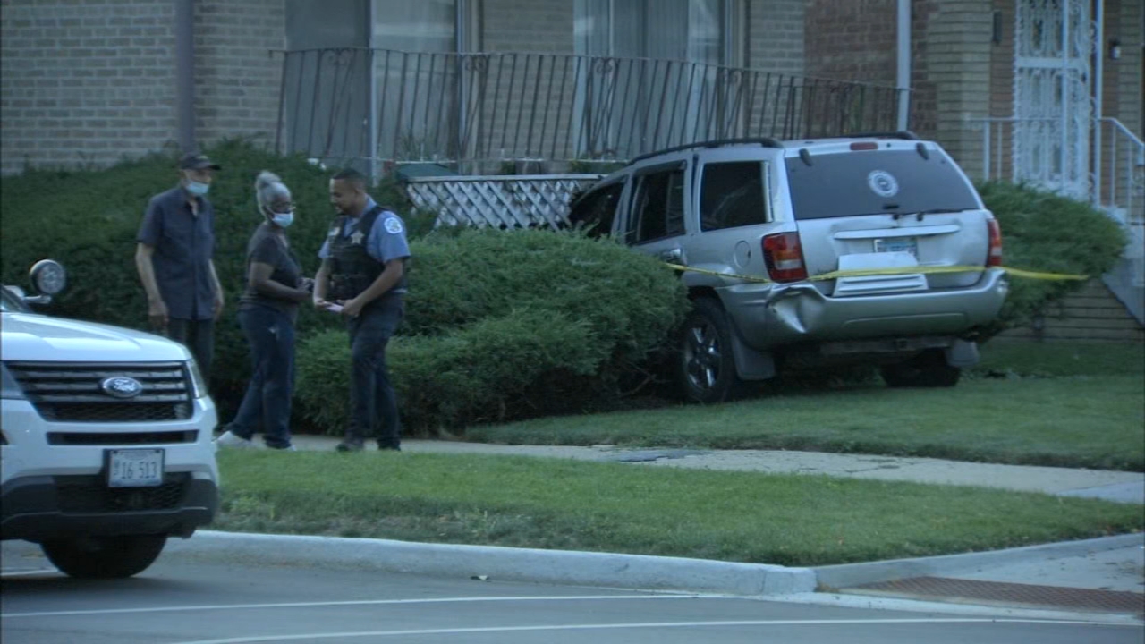 SUV crashes into house on Chicago South Side