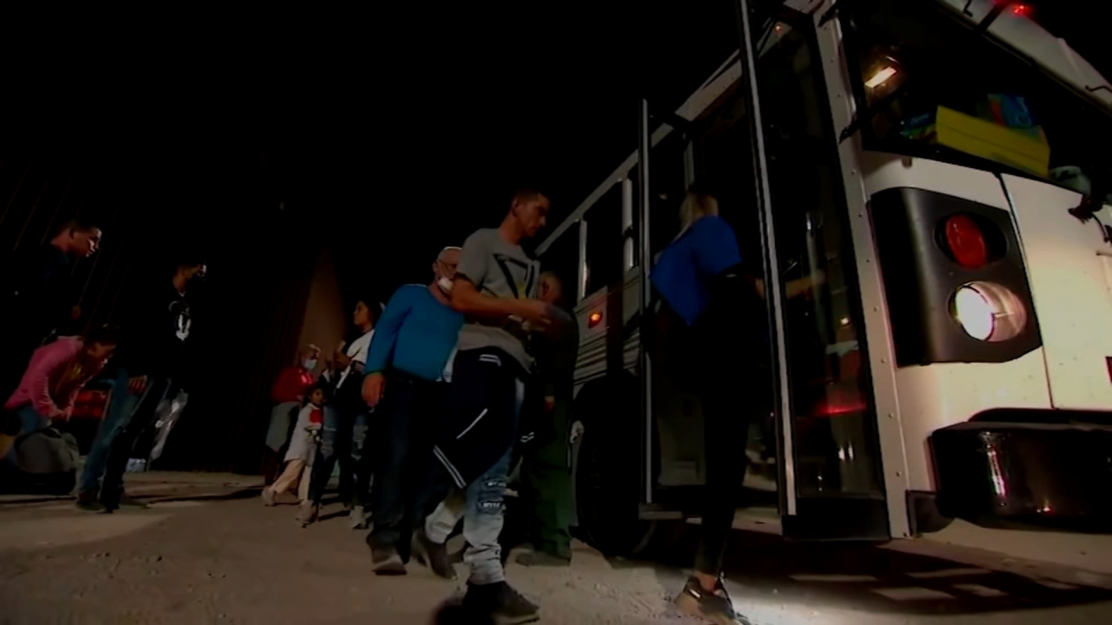 3yearold migrant dies on bus heading from Texas to Chicago officials say  KABCTV