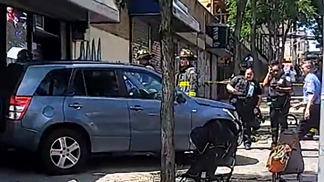 6 pedestrians, including 3 kids, hurt when car slams into NYC building