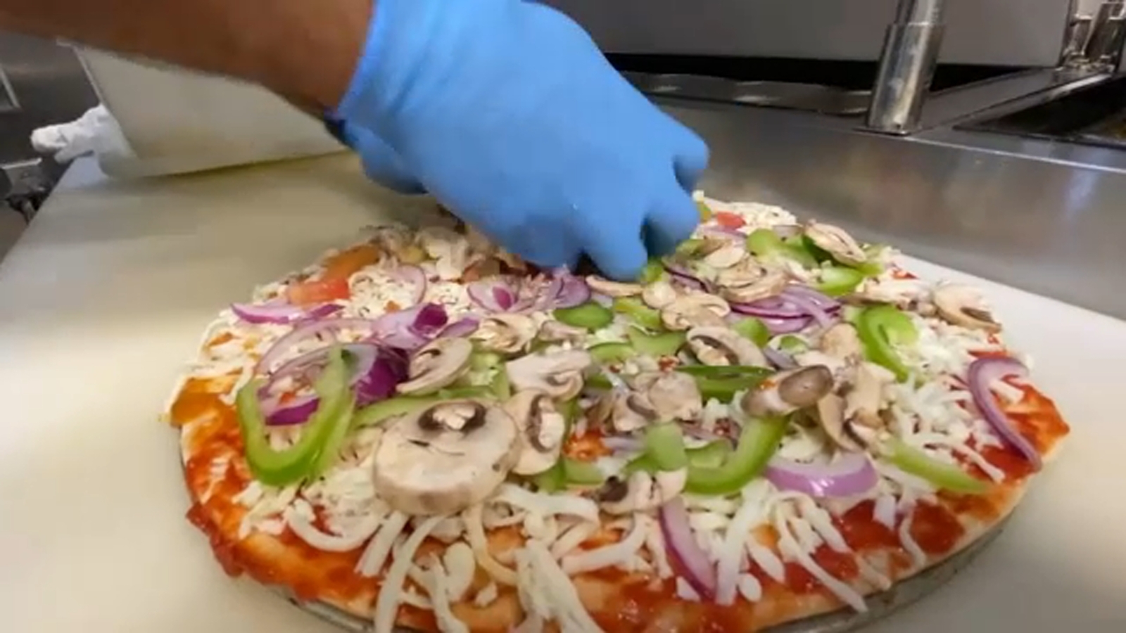 Dine and Dish Fresno's Curry Pizza offers the best of two delicious
