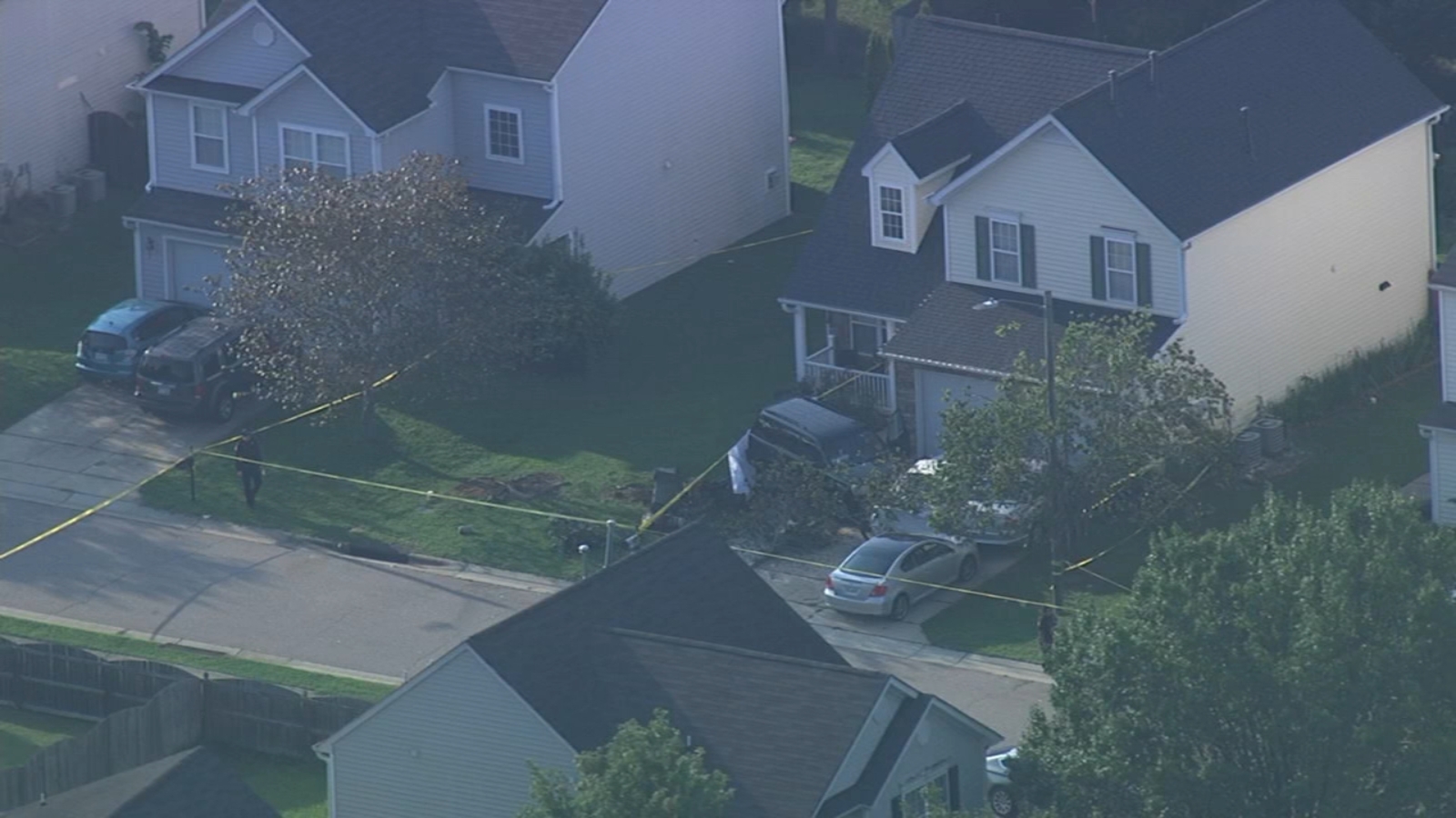 Raleigh police investigate after man found dead in crashed car - ABC11 ...