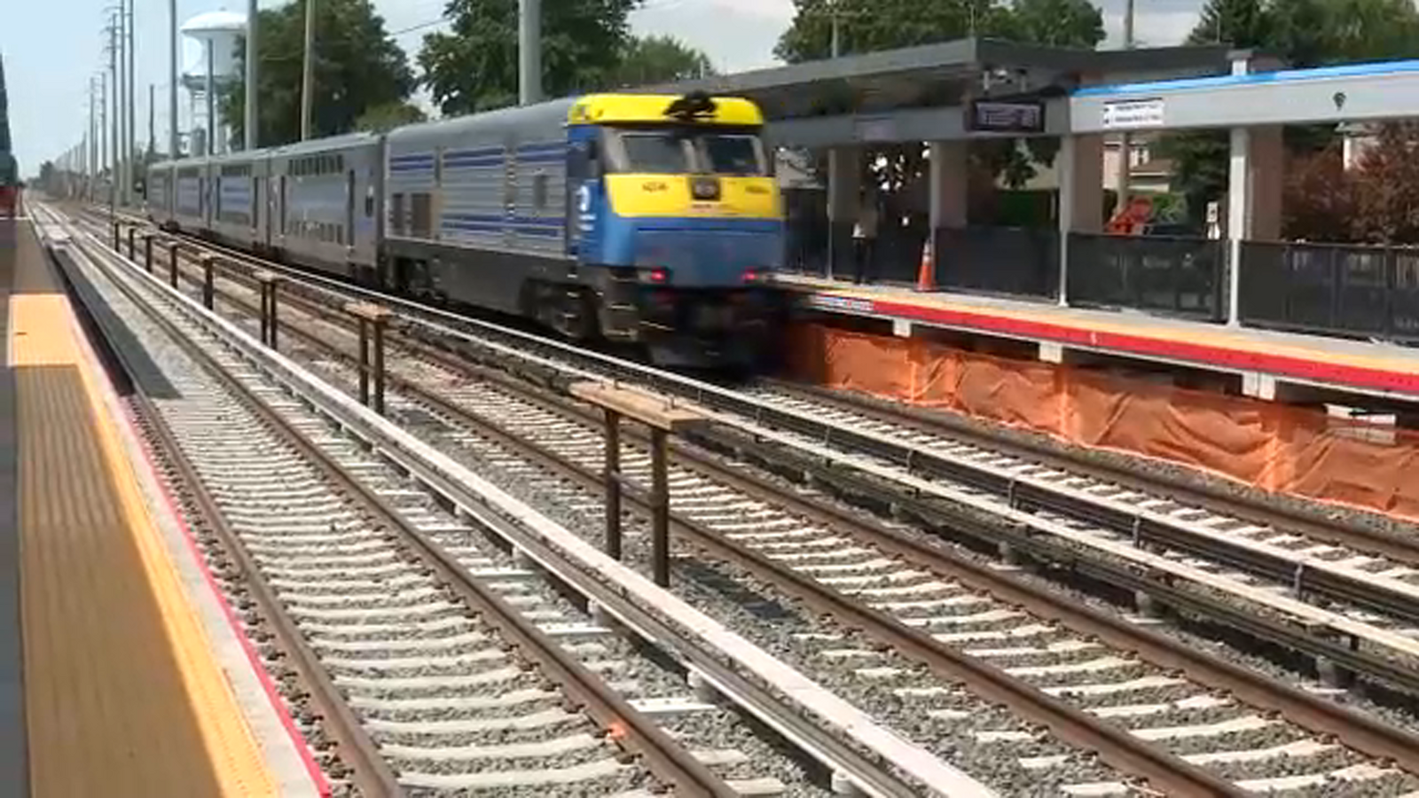 Public Transit: LIRR unveils 1st section of new express lane track connecting Merillion Avenue to Garden City - ABC7 New York