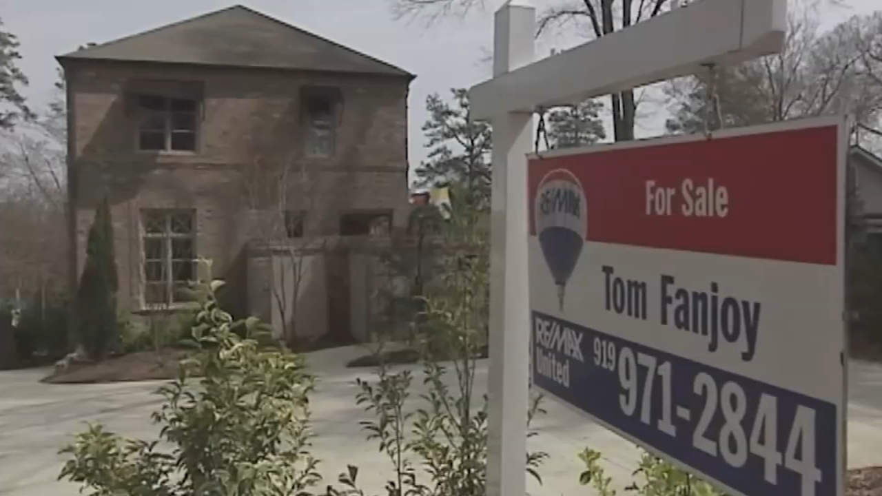 Consumers' sentiment towards housing market slips