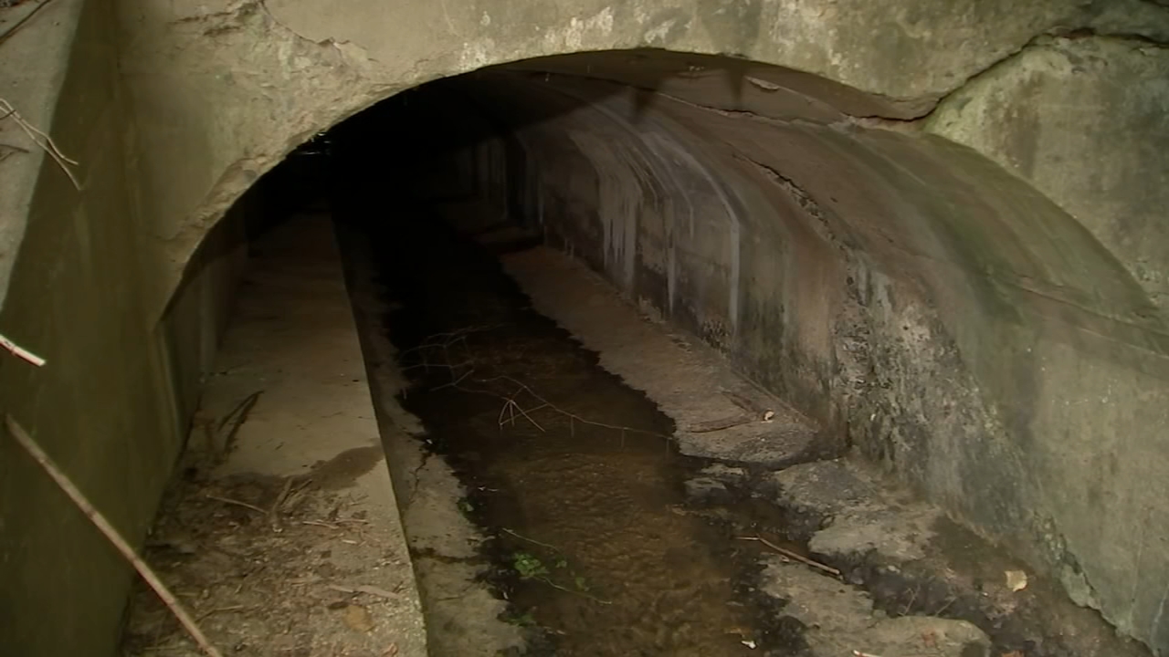 Lower Merion shoplifting suspect gets stuck in drain pipe: Police