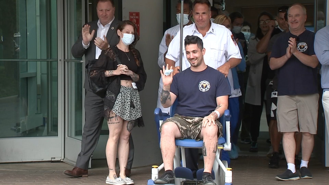 Firefighter hurt in NYC blaze released from hospital to applause