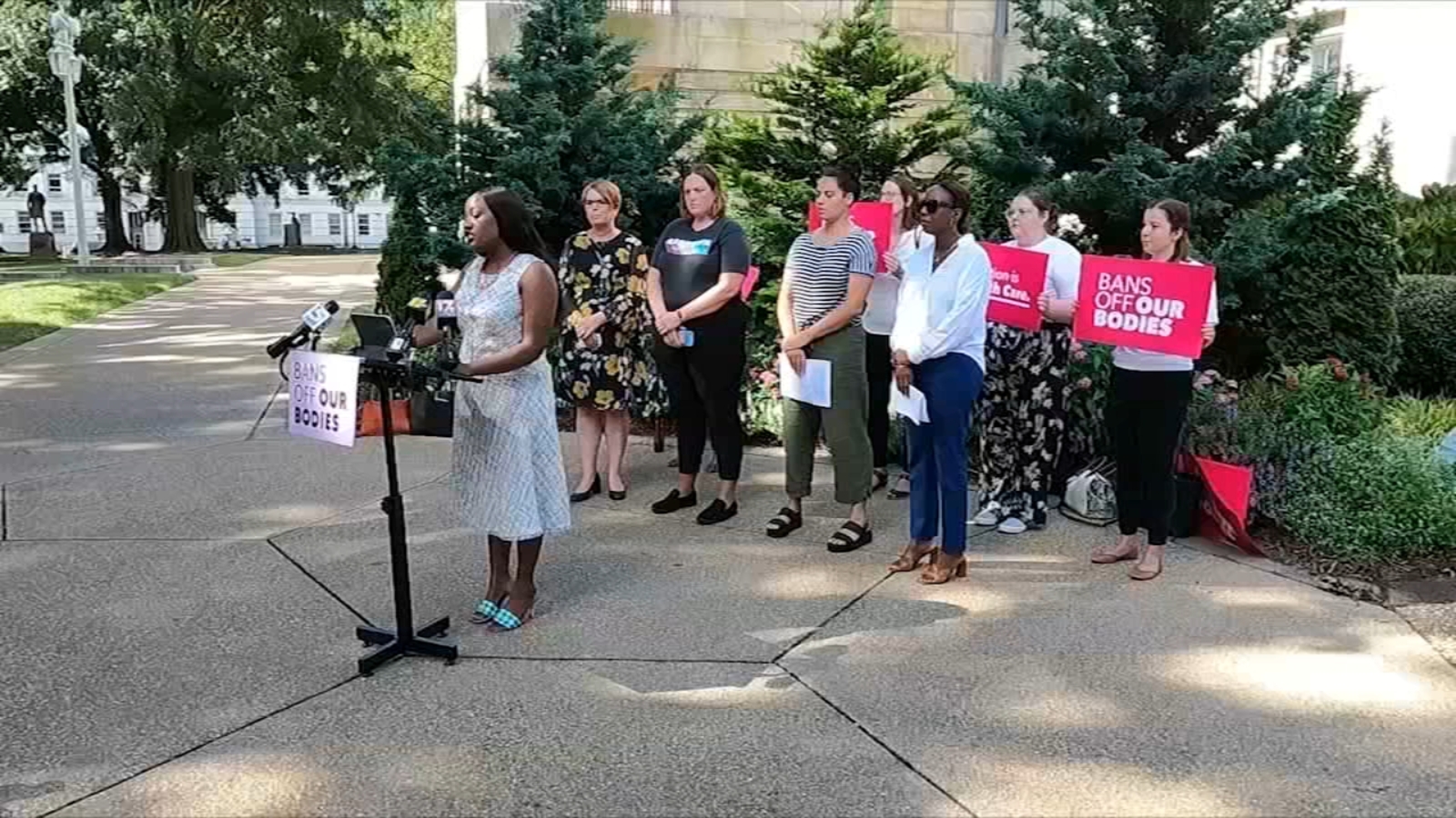 Abortions rights advocates react to reinstated 20-week abortion ban in ...