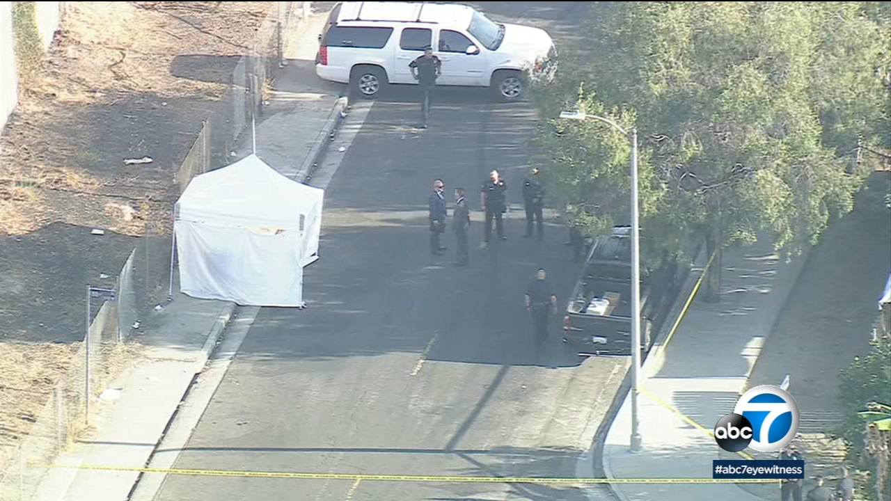 Burned body found on sidewalk in South LA, prompting investigation