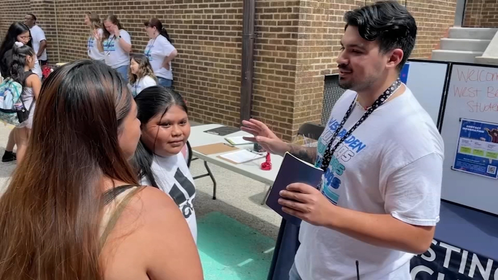 Belmont Cragin school emphasizes addressing needs of students outside the classroom