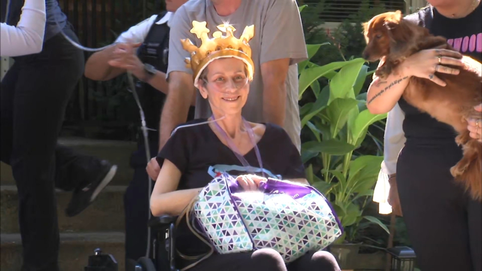 Chicago police officer with terminal cancer gets salute from FOP - ABC7 Chicago