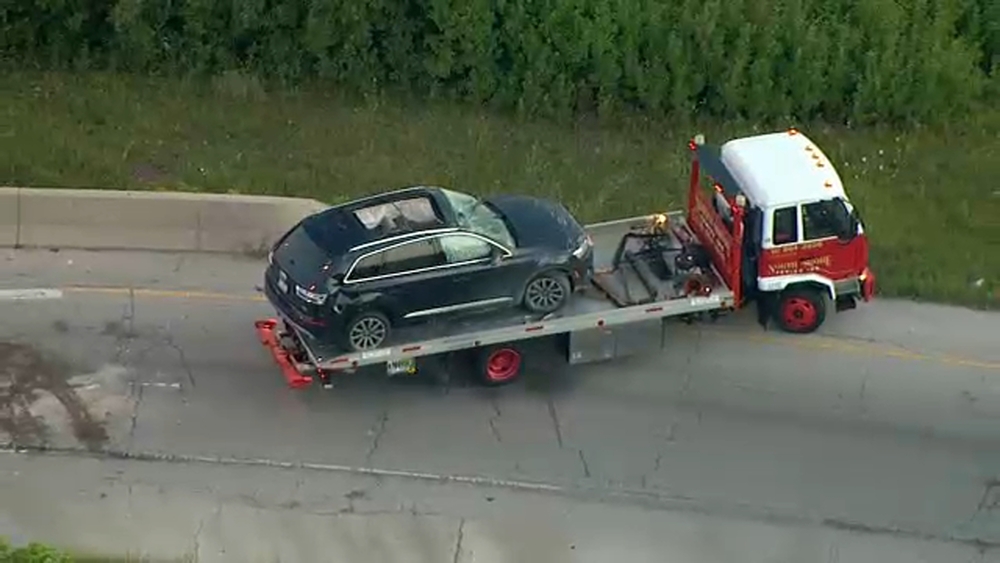 3 hurt in rollover crash on Edens near Skokie