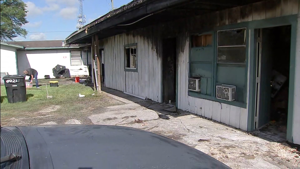 3 killed by gunman who set fire to lure tenants outside, suspect dead