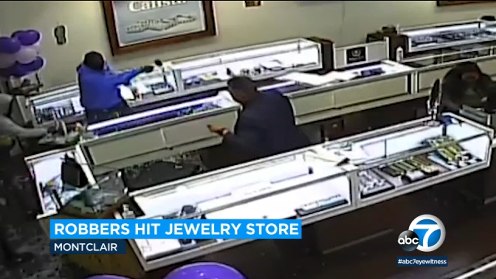 Video shows brazen smash-and-grab at jewelry store at Montclair mall