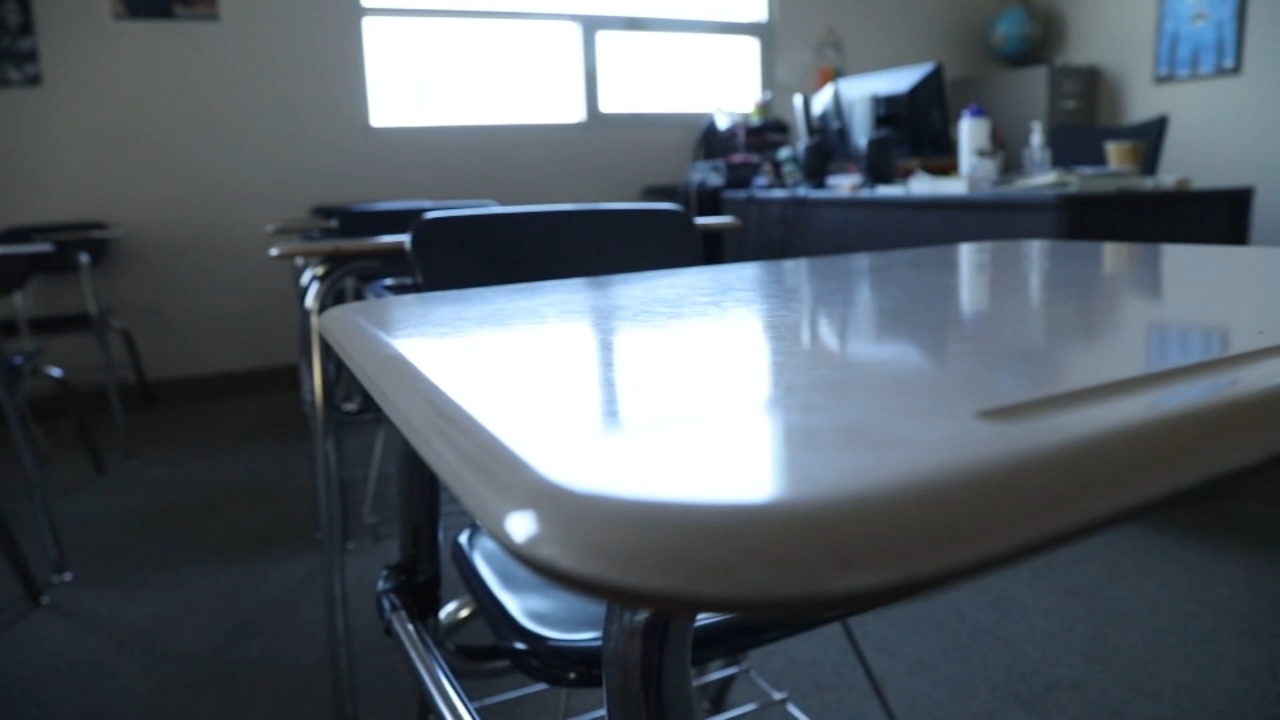 Teacher retention is key at UH summit after 43K TX educators leave