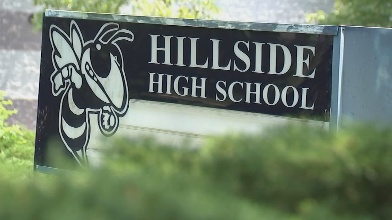 2 students bring guns to Hillside High School