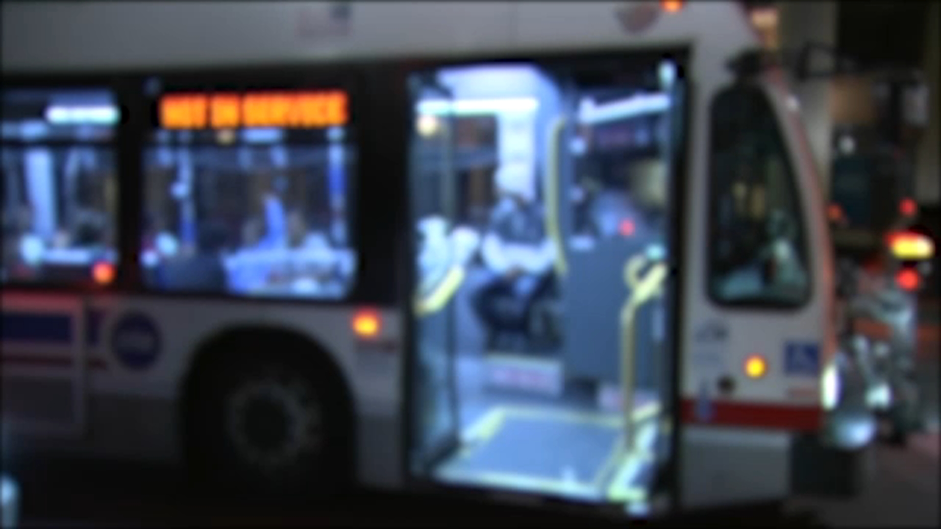 Another bus of migrants from Texas arrives in Chicago, mayor announces