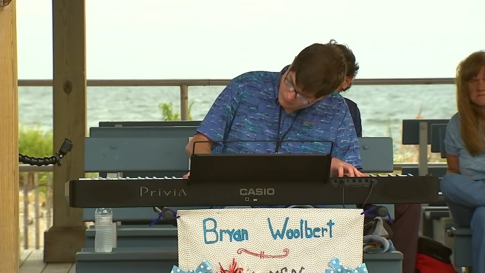Blind musician wowing crowds on the Ocean City Boardwalk