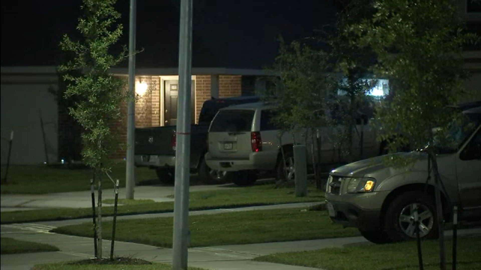 Assault suspect had his baby with him during SWAT standoff, HPD says