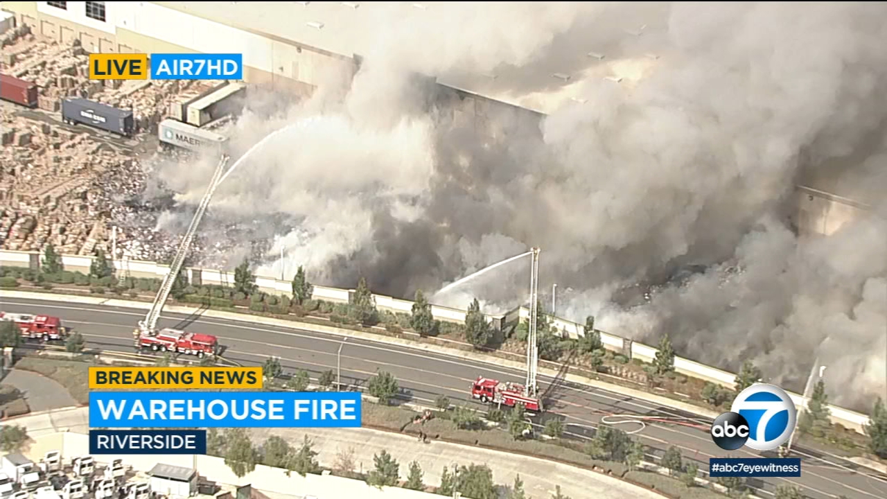 5-alarm fire erupts at warehouse in Riverside County