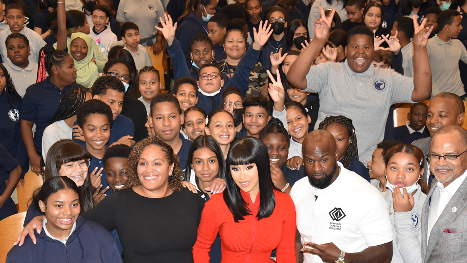 Rapper Cardi B donates 100,000 to her alma mater, a elementary school